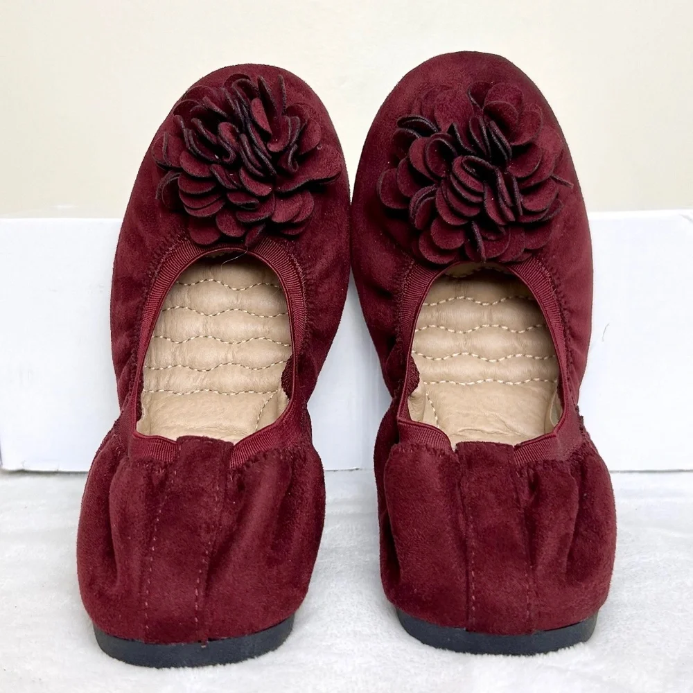 Ollio Burgundy Faux Suede Decorative Flower Slip On Comfort Ballet Flat Size 8 - Picture 2 of 9